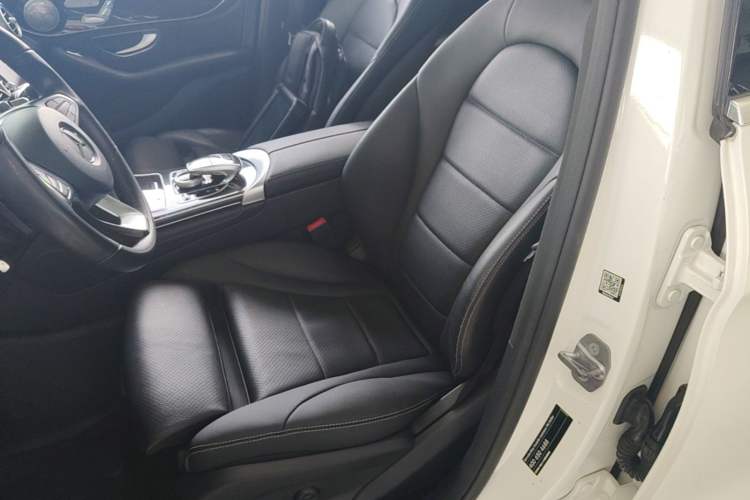 Used Mercedes-Benz GLC 2018 Facelift GLC 260 4MATIC Luxury Edition Left Front Seat