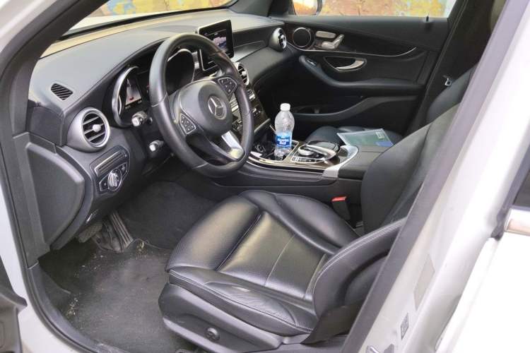 Used Mercedes-Benz GLC 2018 Facelifted GLC 260 4MATIC Dynamic Edition Left Front Seat