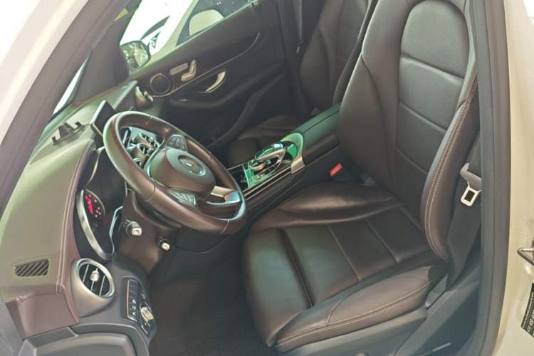 Used Mercedes-Benz GLC 2018 GLC 260 4MATIC Luxury Model Left Front Seat