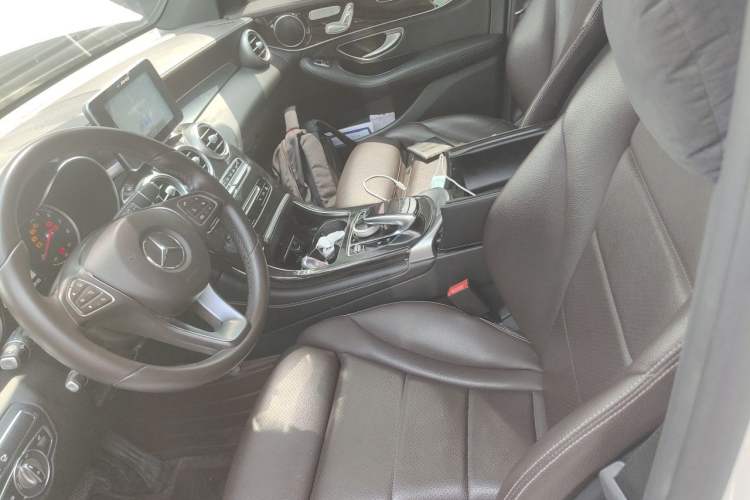 Used Mercedes-Benz GLC 2018 Facelift GLC 260 4MATIC Luxury Edition Left Front Seat