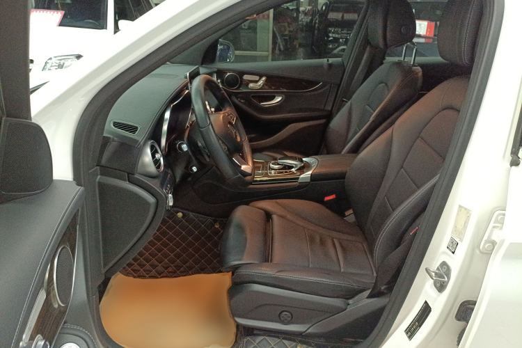 Used Mercedes-Benz GLC 2018 GLC 260 4MATIC Luxury Model Left Front Seat