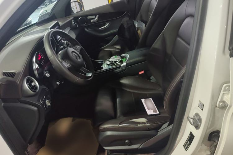 Used Mercedes-Benz GLC 2018 Facelift GLC 260 4MATIC Luxury Edition Left Front Seat