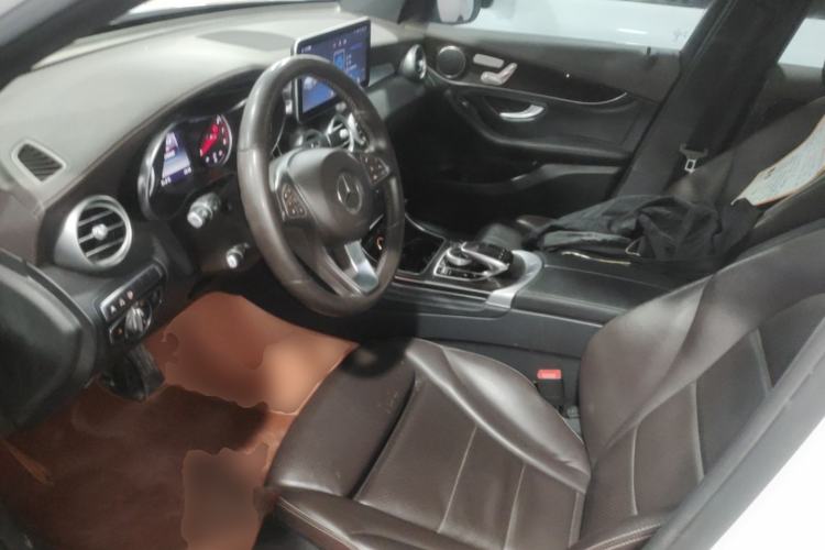 Used Mercedes-Benz GLC 2018 Facelift GLC 260 4MATIC Luxury Edition Left Front Seat