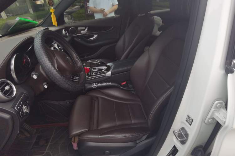 Used Mercedes-Benz GLC 2018 Facelift GLC 260 4MATIC Luxury Edition Left Front Seat