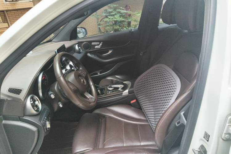 Used Mercedes-Benz GLC 2018 Facelift GLC 260 4MATIC Luxury Edition Left Front Seat