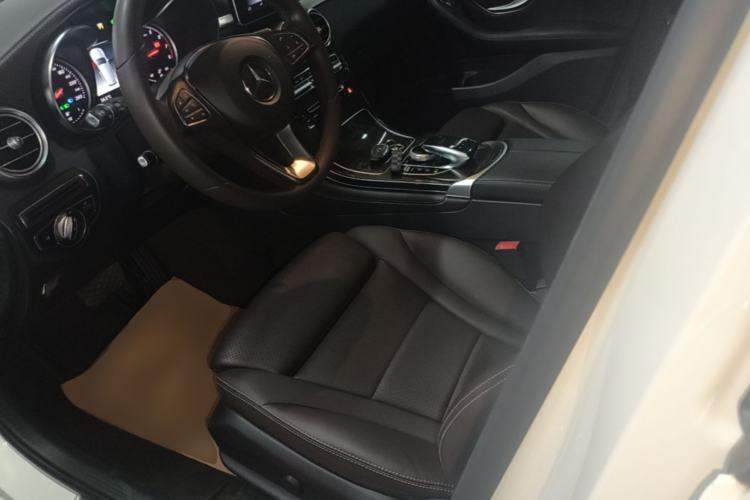 Used Mercedes-Benz GLC 2018 Facelifted GLC 260 4MATIC Dynamic Edition Left Front Seat