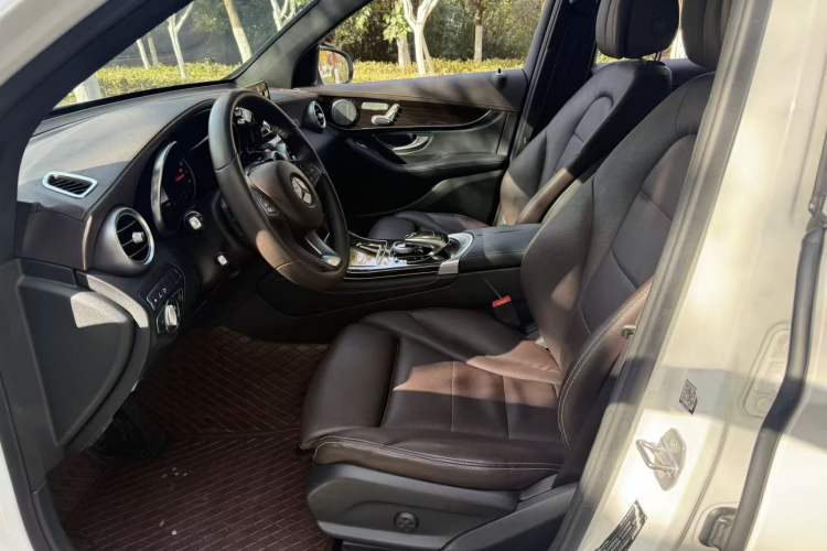 Used Mercedes-Benz GLC 2018 GLC 260 4MATIC Luxury Model Left Front Seat