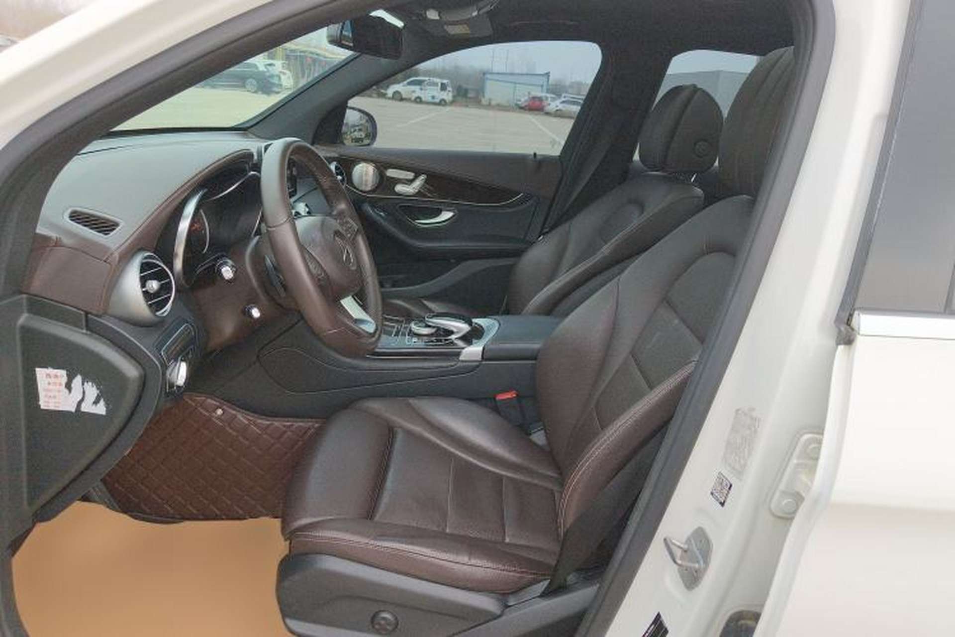 Used Mercedes-Benz GLC 2018 Facelifted GLC 260 4MATIC Dynamic Edition Left Front Seat