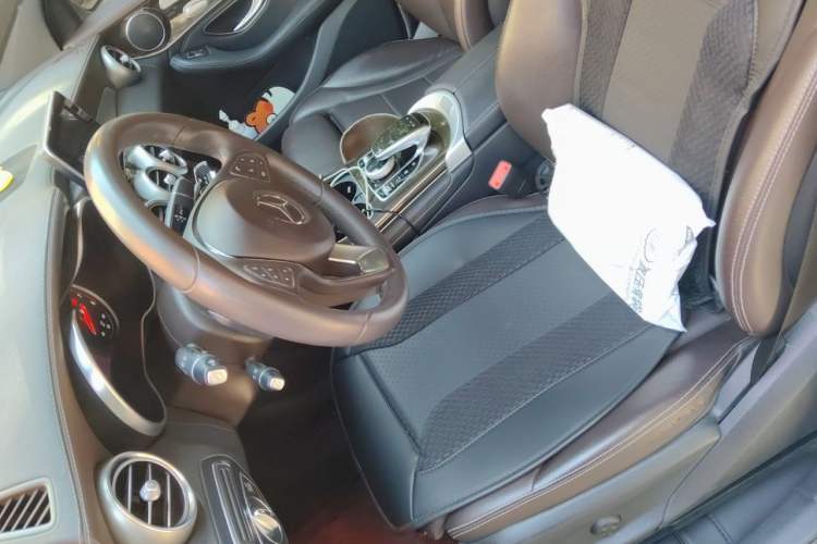 Used Mercedes-Benz GLC 2018 GLC 260 4MATIC Dynamic Edition Left Front Seat