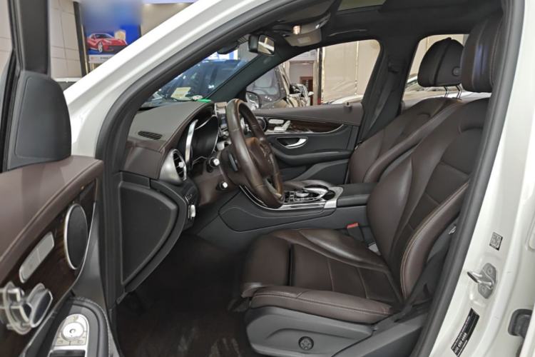 Used Mercedes-Benz GLC 2018 GLC 260 4MATIC Luxury Model Left Front Seat