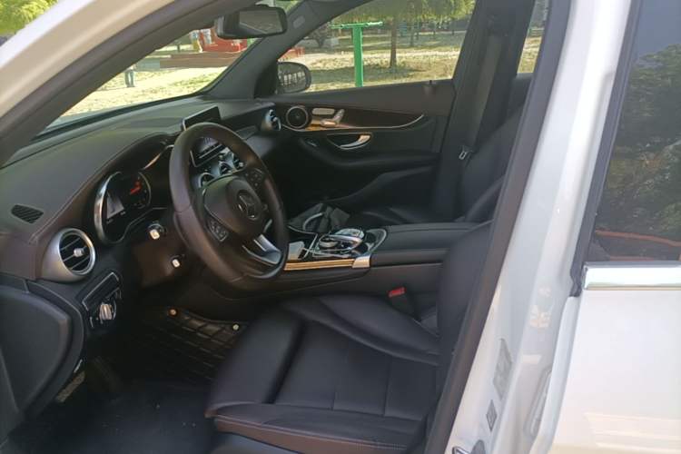 Used Mercedes-Benz GLC 2018 Facelifted GLC 260 4MATIC Dynamic Edition Left Front Seat