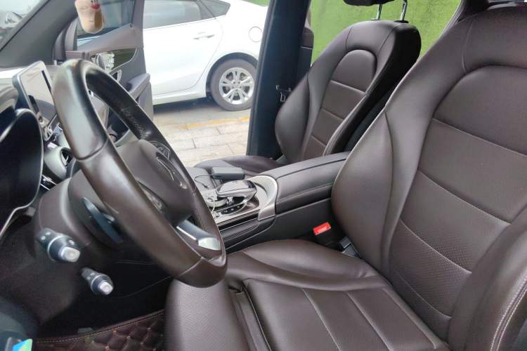 Used Mercedes-Benz GLC 2018 GLC 260 4MATIC Dynamic Edition Left Front Seat