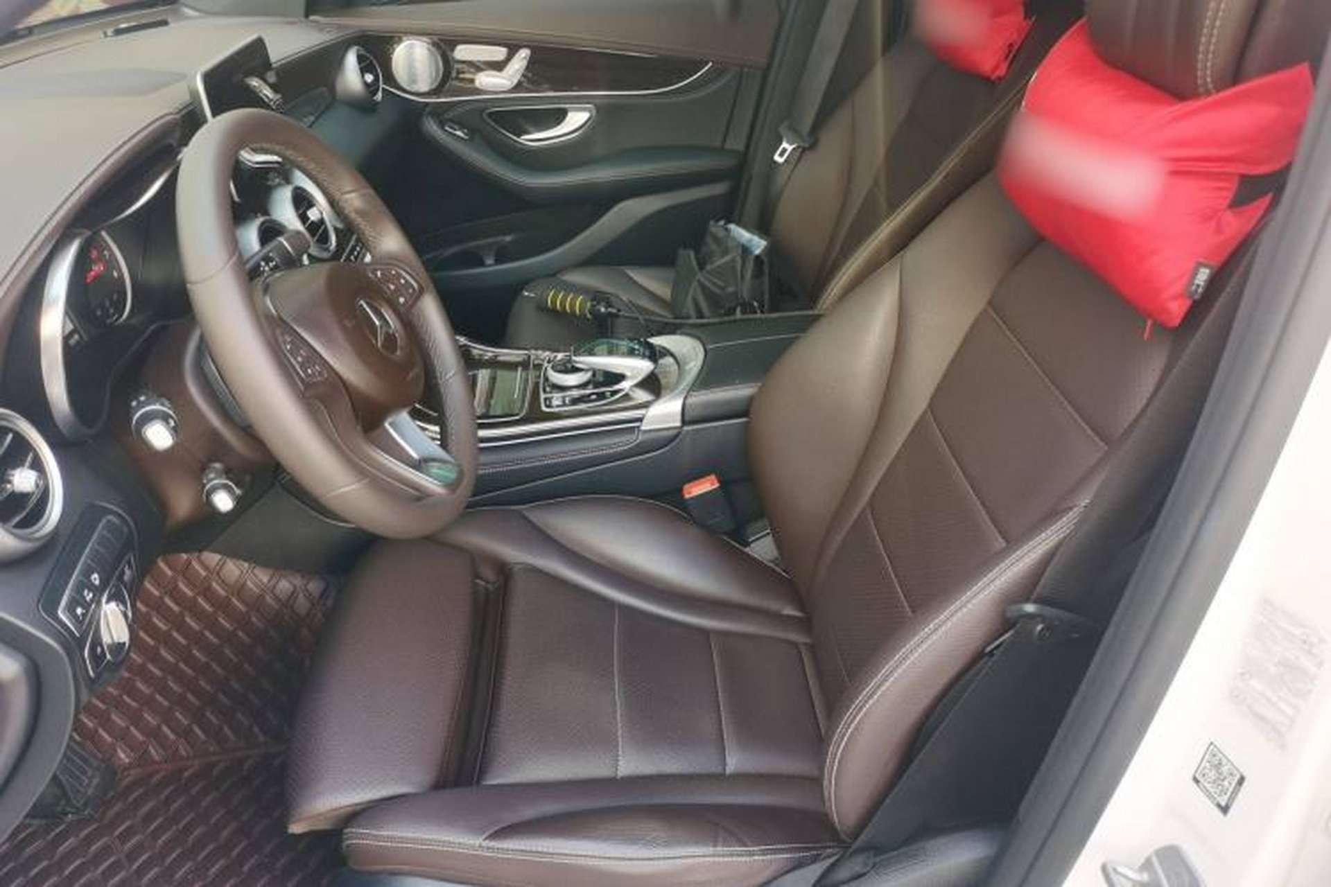 Used Mercedes-Benz GLC 2018 GLC 260 4MATIC Luxury Model Left Front Seat