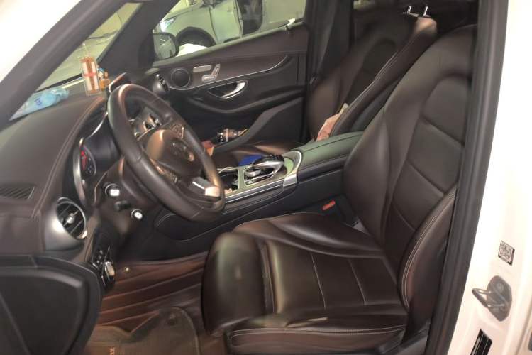 Used Mercedes-Benz GLC 2018 GLC 300 4MATIC Sport Edition Left Front Seat