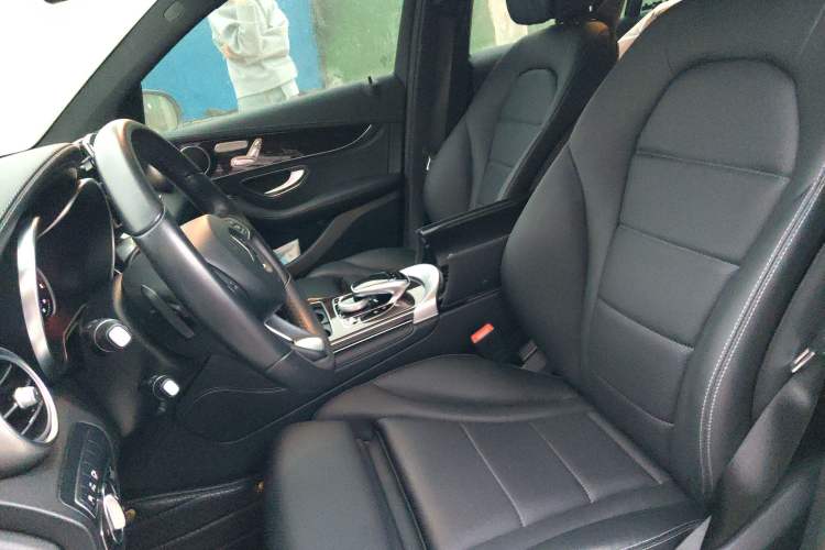 Used Mercedes-Benz GLC 2018 Facelift GLC 260 4MATIC Luxury Edition Left Front Seat
