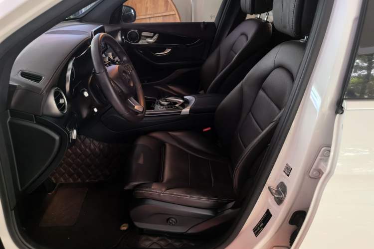 Used Mercedes-Benz GLC 2018 GLC 260 4MATIC Dynamic Edition Left Front Seat