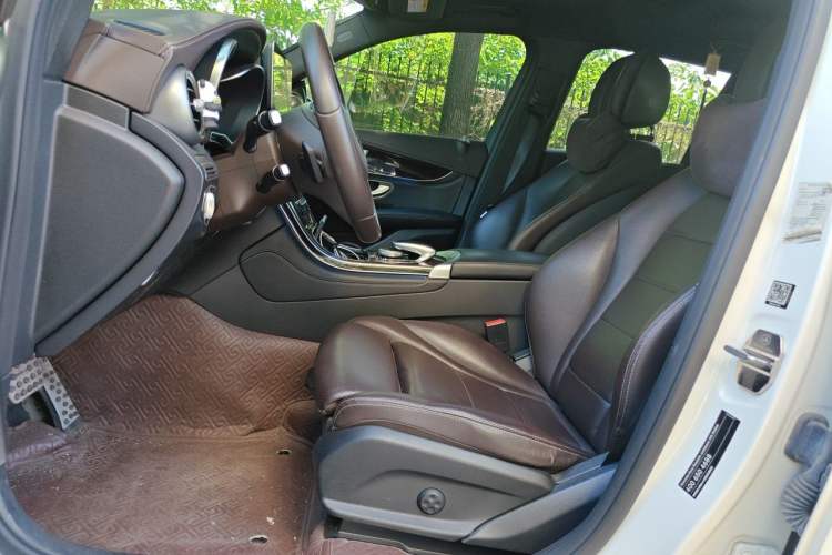 Used Mercedes-Benz GLC 2018 Facelifted GLC 260 4MATIC Dynamic Edition Left Front Seat