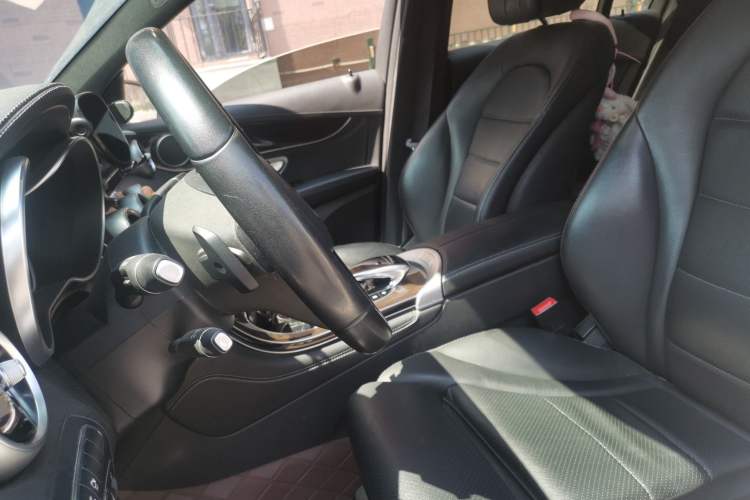 Used Mercedes-Benz GLC 2018 Facelift GLC 260 4MATIC Luxury Edition Left Front Seat