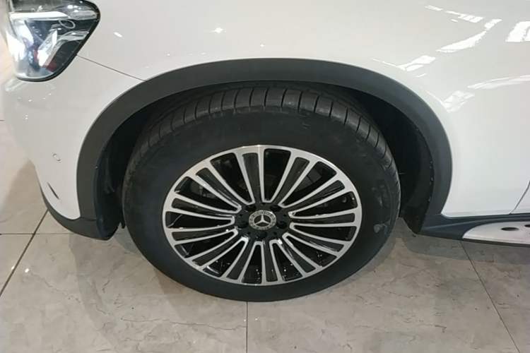 Used Mercedes-Benz GLC 2018 GLC 200 4MATIC Left Front Wheel Hub