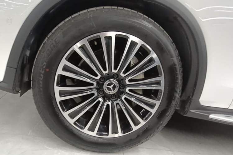 Used Mercedes-Benz GLC 2018 GLC 200 4MATIC Left Front Wheel Hub