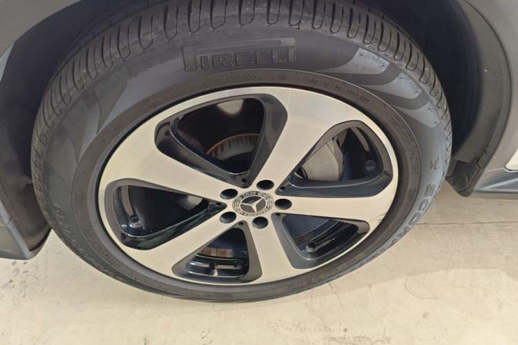 Used Mercedes-Benz GLC 2018 GLC 260 4MATIC Luxury Model Left Front Wheel Hub
