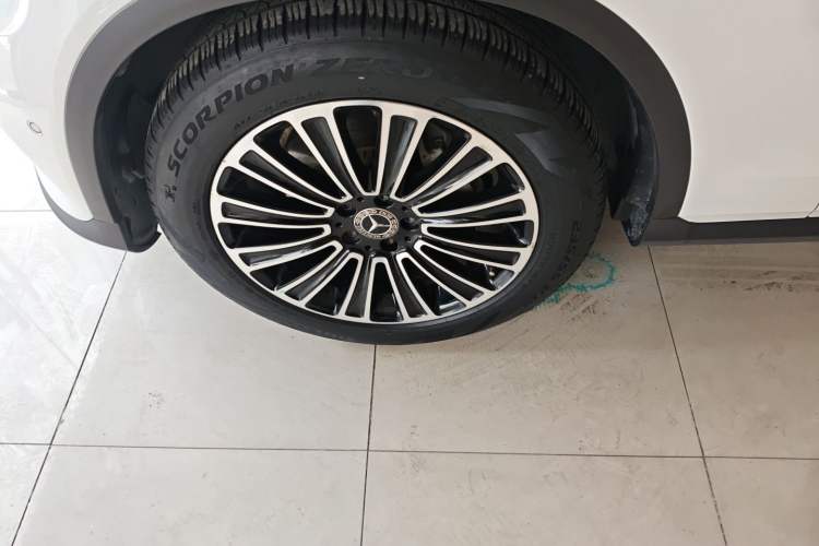 Used Mercedes-Benz GLC 2018 GLC 200 4MATIC Left Front Wheel Hub