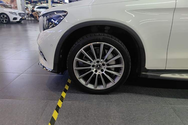 Used Mercedes-Benz GLC 2018 GLC 260 4MATIC Dynamic Edition Left Front Wheel Hub