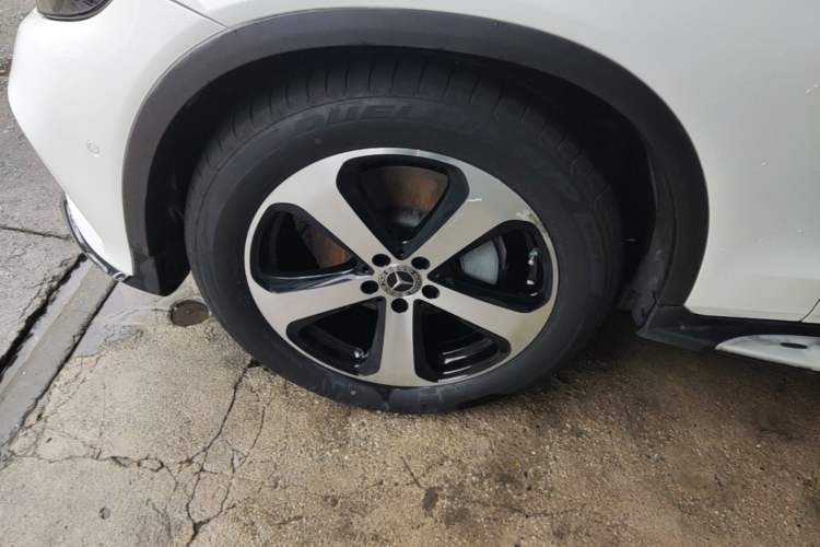 Used Mercedes-Benz GLC 2018 GLC 260 4MATIC Luxury Model Left Front Wheel Hub