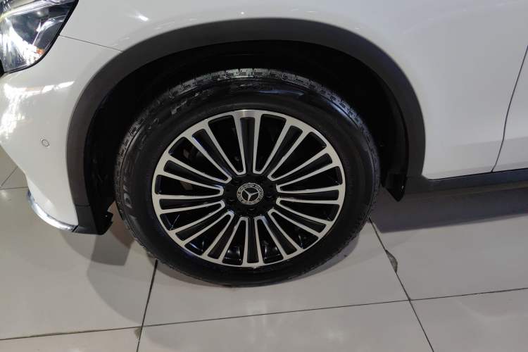 Used Mercedes-Benz GLC 2018 GLC 260 4MATIC Dynamic Edition Left Front Wheel Hub