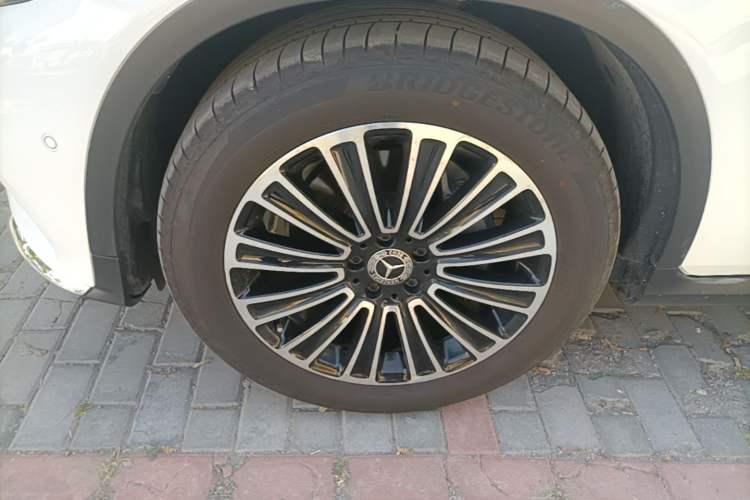 Used Mercedes-Benz GLC 2018 Facelifted GLC 260 4MATIC Dynamic Edition Left Front Wheel Hub