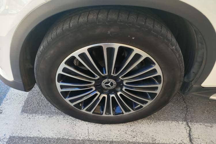 Used Mercedes-Benz GLC 2018 Facelift GLC 200 4MATIC Left Front Wheel Hub