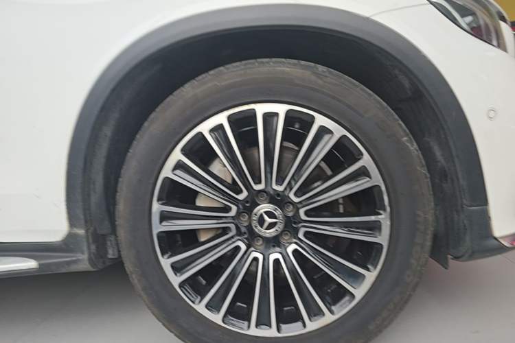 Used Mercedes-Benz GLC 2018 GLC 260 4MATIC Dynamic Edition Left Front Wheel Hub