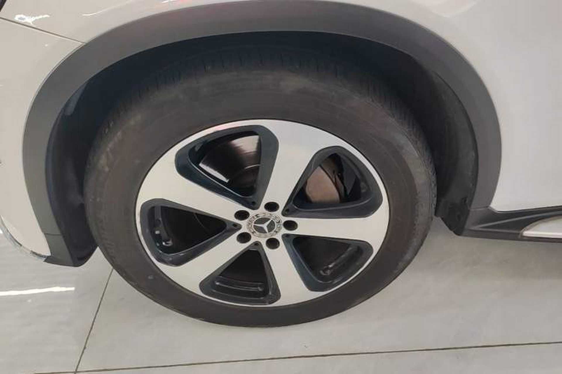 Used Mercedes-Benz GLC 2018 GLC 260 4MATIC Luxury Model Left Front Wheel Hub