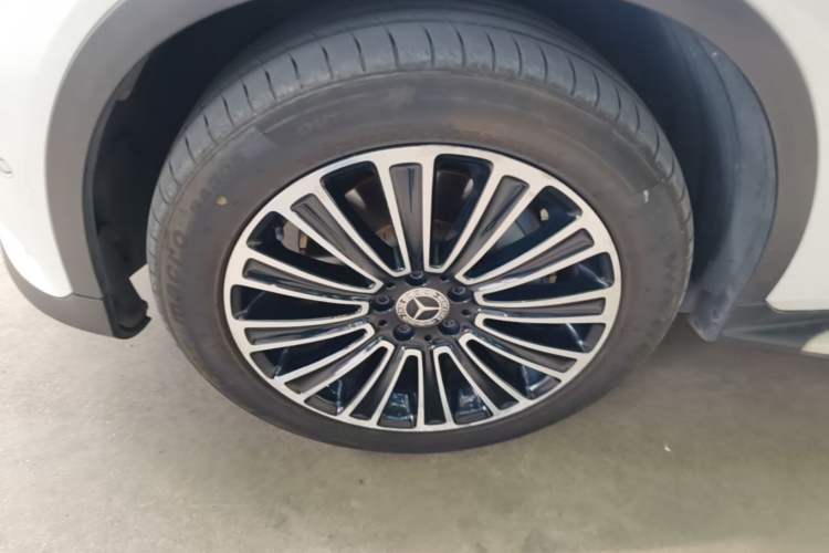 Used Mercedes-Benz GLC 2018 GLC 200 4MATIC Left Front Wheel Hub