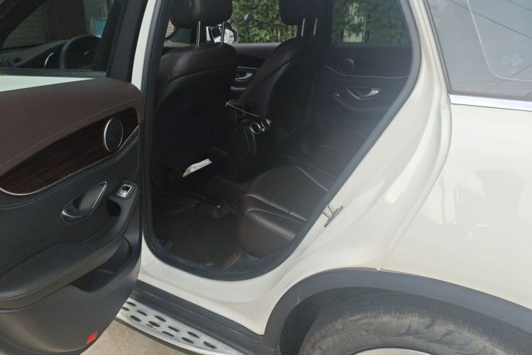 Used Mercedes-Benz GLC 2018 Facelift GLC 260 4MATIC Luxury Edition Left Rear Seat