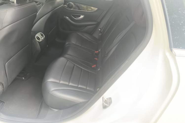 Used Mercedes-Benz GLC 2018 Facelift GLC 260 4MATIC Luxury Edition Left Rear Seat