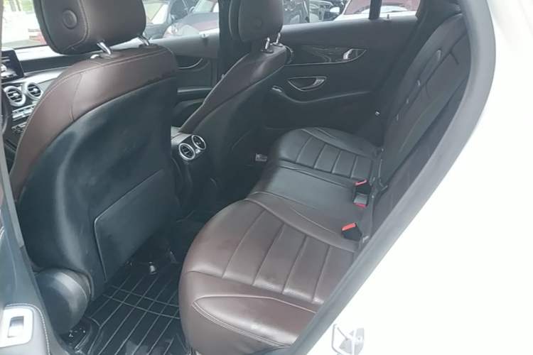 Used Mercedes-Benz GLC 2018 Facelift GLC 260 4MATIC Luxury Edition Left Rear Seat