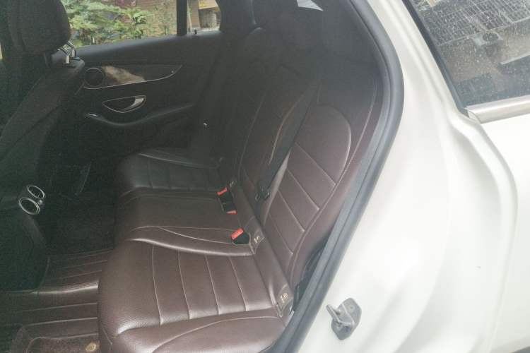 Used Mercedes-Benz GLC 2018 Facelift GLC 260 4MATIC Luxury Edition Left Rear Seat