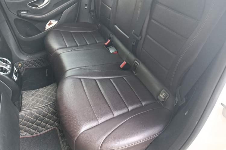 Used Mercedes-Benz GLC 2018 GLC 300 4MATIC Sport Edition Left Rear Seat