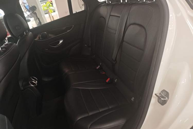 Used Mercedes-Benz GLC 2018 Facelift GLC 260 4MATIC Luxury Edition Left Rear Seat