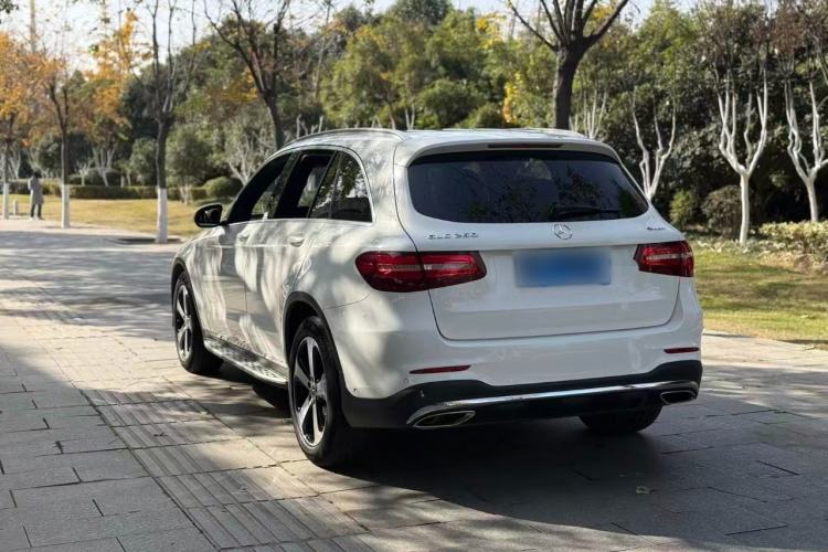 Used Mercedes-Benz GLC 2018 GLC 260 4MATIC Luxury Model Left Side