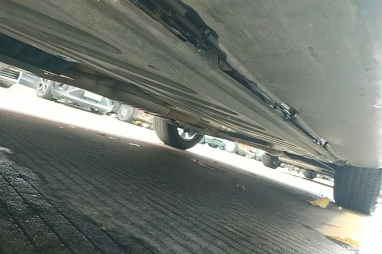 Used Mercedes-Benz GLC 2018 Facelift GLC 260 4MATIC Luxury Edition Left Side Sill