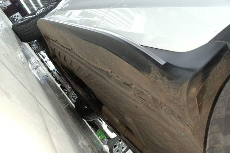 Used Mercedes-Benz GLC 2018 GLC 260 4MATIC Luxury Model Left Side Sill