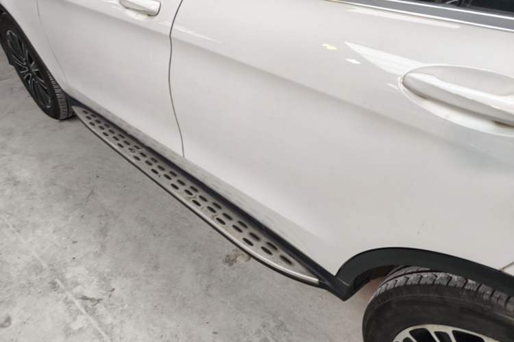 Used Mercedes-Benz GLC 2018 GLC 260 4MATIC Dynamic Edition Left Side Sill
