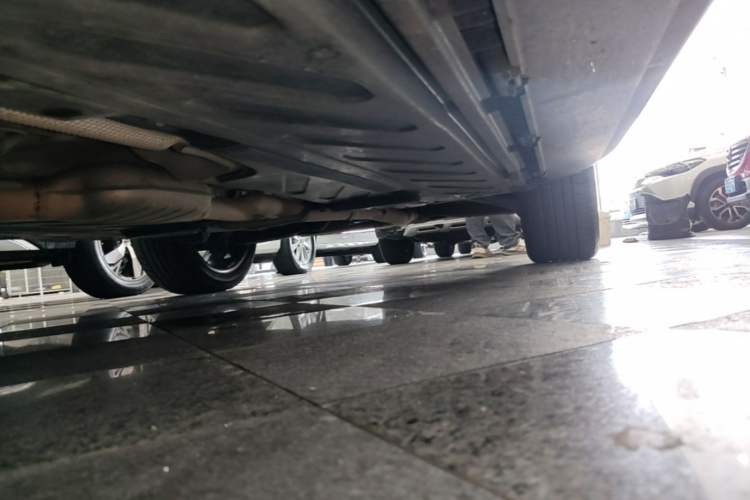 Used Mercedes-Benz GLC 2018 GLC 300 4MATIC Sport Edition Left Side Sill