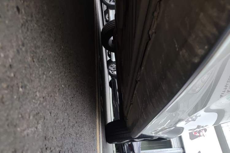 Used Mercedes-Benz GLC 2018 GLC 260 4MATIC Luxury Model Left Side Sill