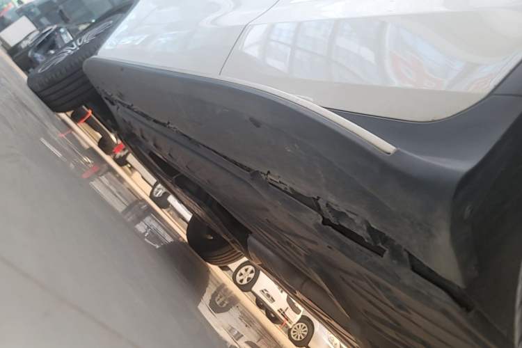 Used Mercedes-Benz GLC 2018 Facelift GLC 200 4MATIC Left Side Sill