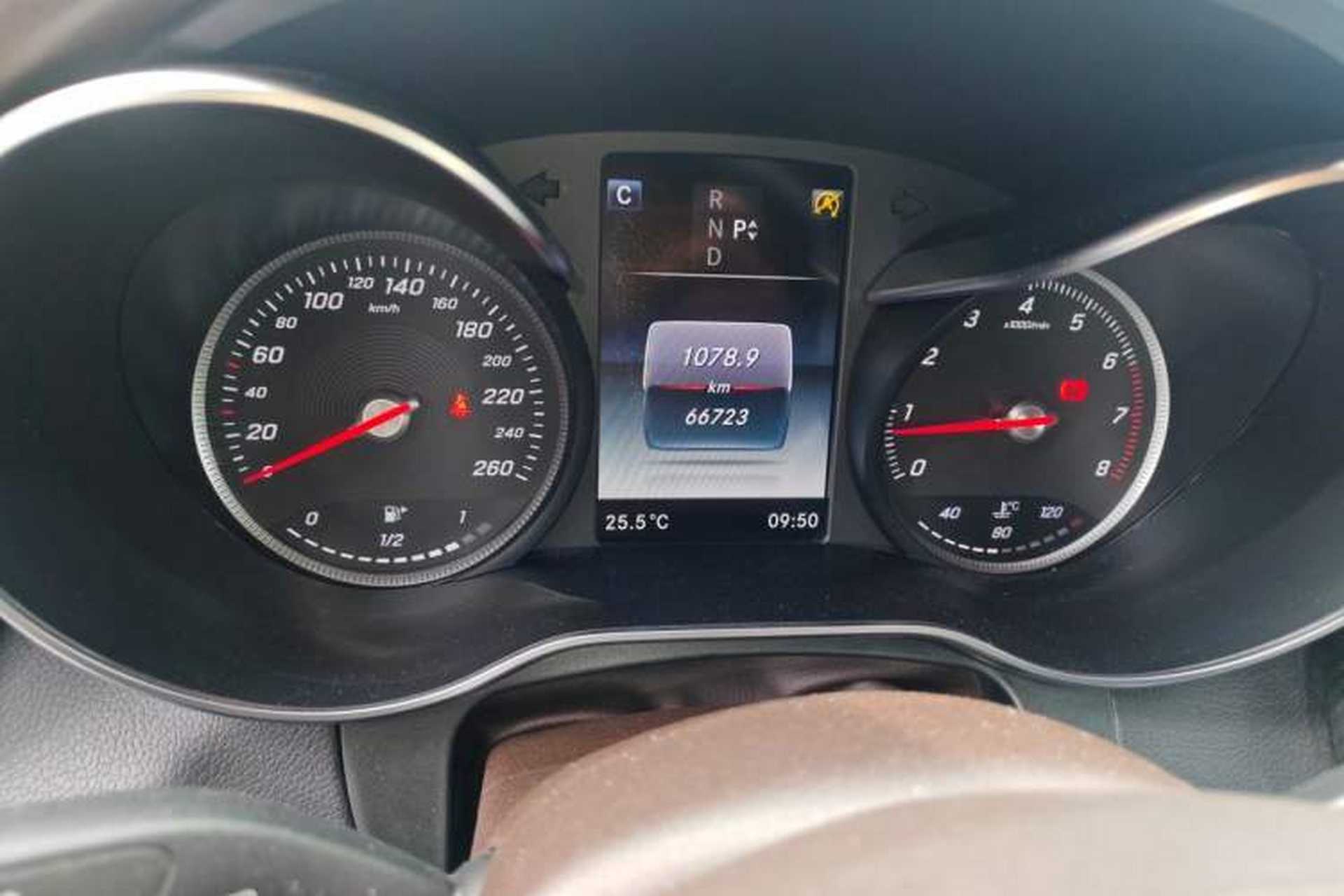 Used Mercedes-Benz GLC 2018 Facelift GLC 260 4MATIC Luxury Edition Odometer Close Up