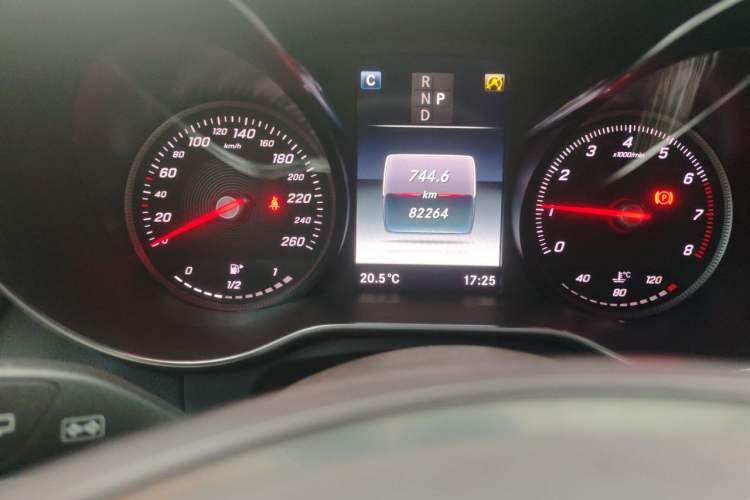 Used Mercedes-Benz GLC 2018 Facelift GLC 200 4MATIC Odometer Close Up