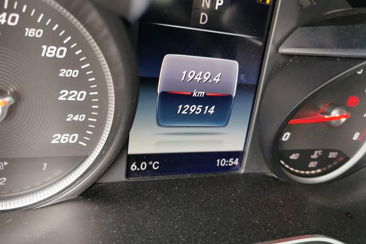 Used Mercedes-Benz GLC 2018 Facelifted GLC 260 4MATIC Dynamic Edition Odometer Close Up